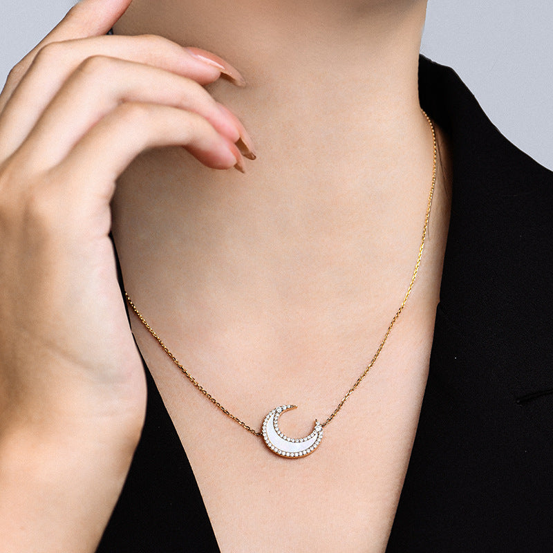 Moon Necklace Women's Versatile Crescent Pendant Half Moon New Moissanite Necklace