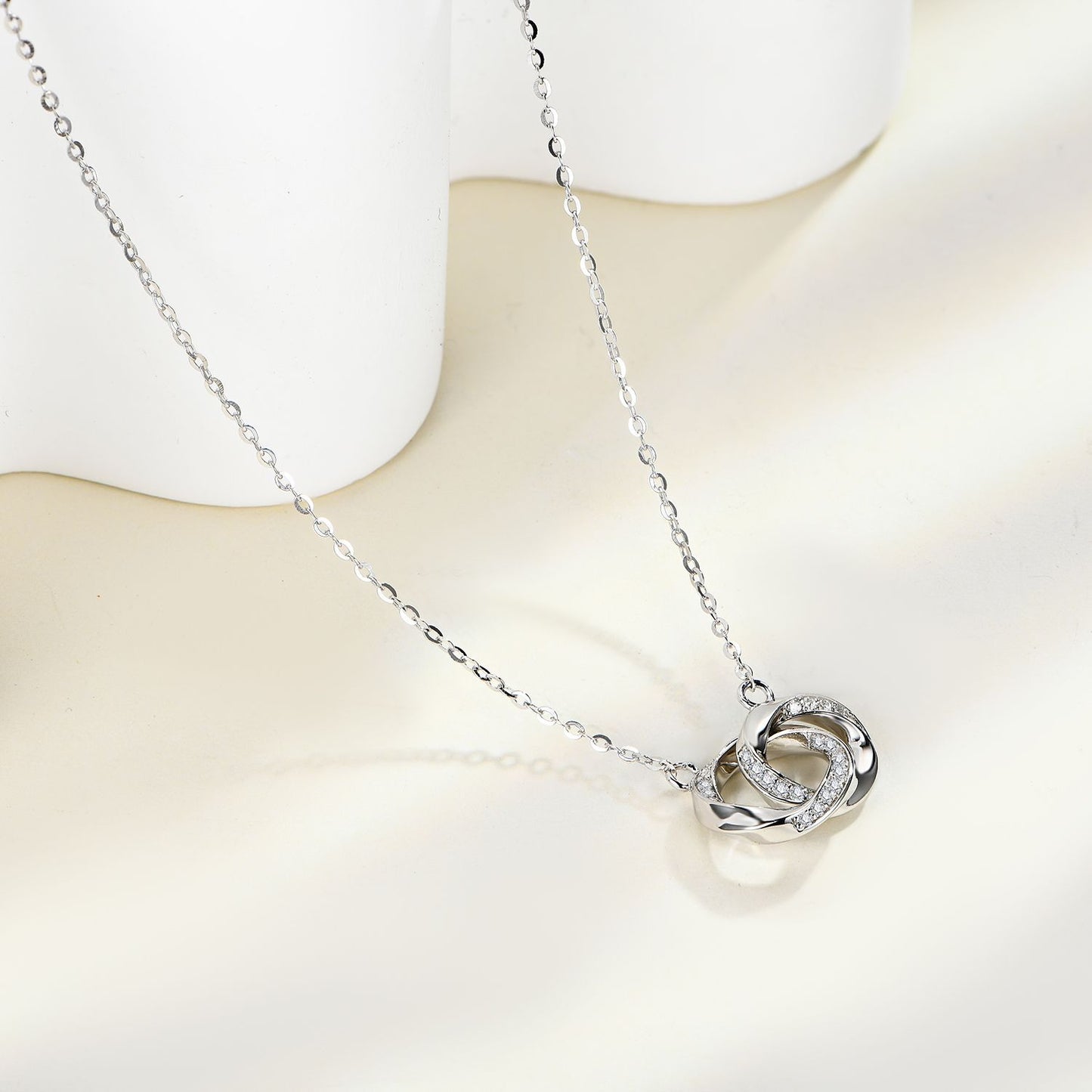 Moebius Necklace Rose Gold Simple and High-end Versatile Moissanite Necklace for Couples