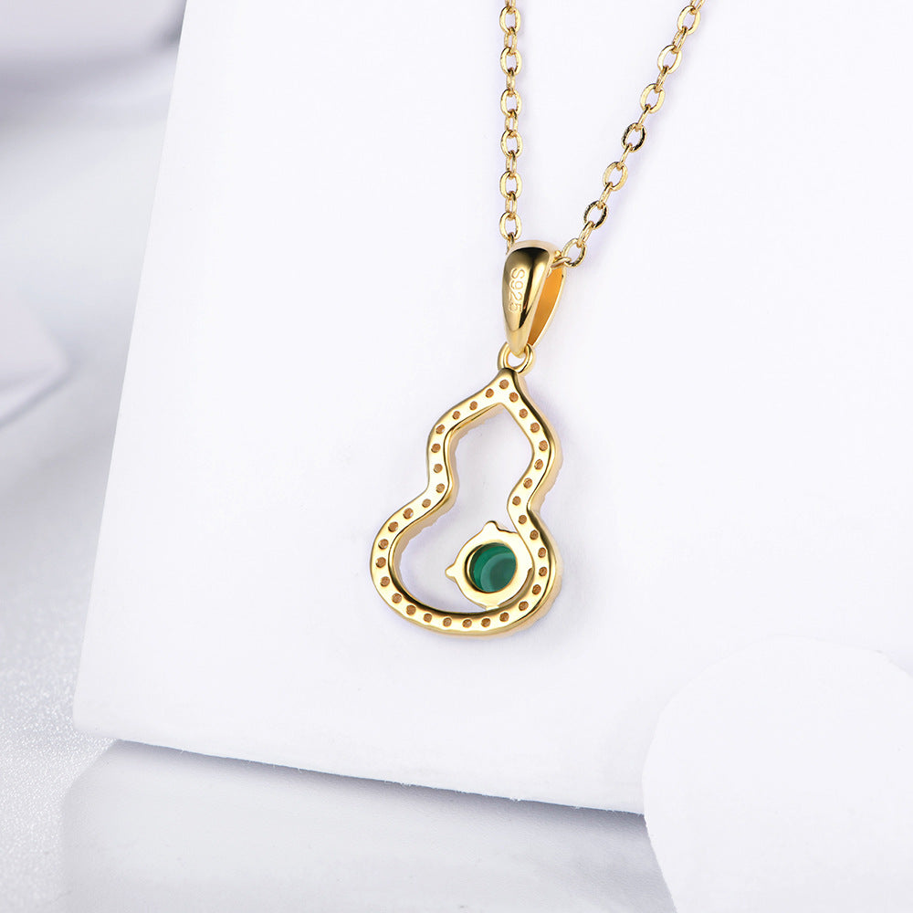 Luxurious and elegant S925 silver plated 18K gold necklace pop cultivated emerald gemstone pendant