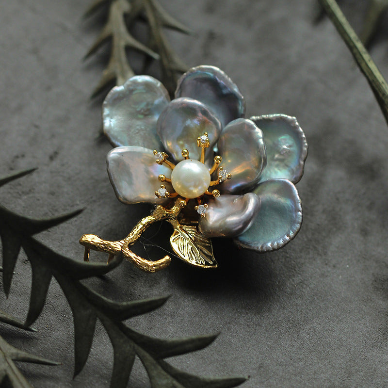 Pearl eight-leaf flower with diamonds brooch simple enamel corsage