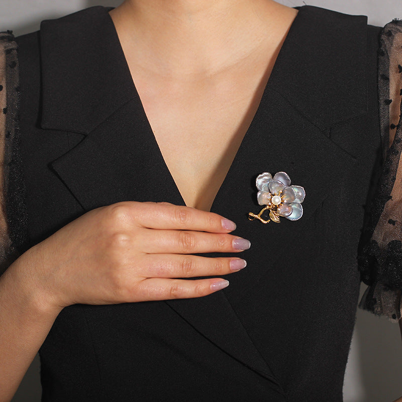 Pearl eight-leaf flower with diamonds brooch simple enamel corsage