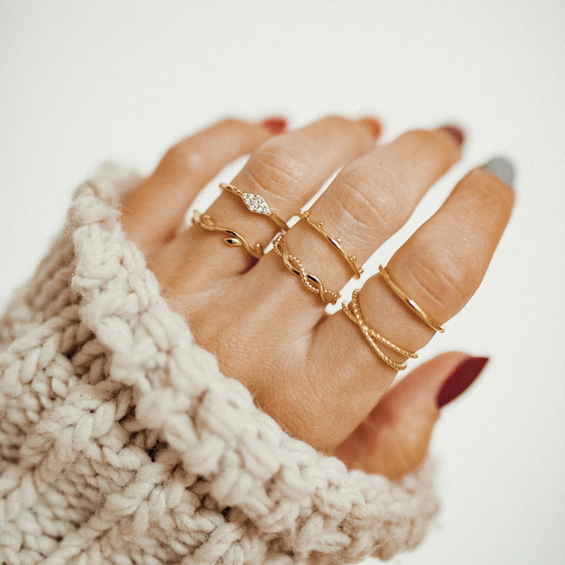 Best Stackable Rings for Minimalist Jewelry Lovers: Elegant Layers of Everyday Style
