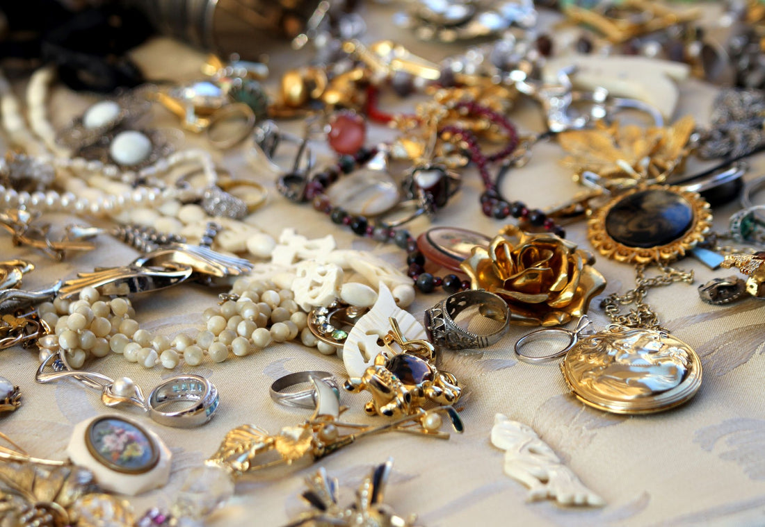 Expert Tips for Identifying Authentic Vintage Jewelry Pieces