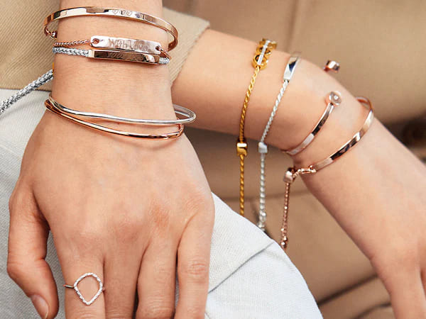 Mixing Metals: How to Wear Gold, Silver & Rose Gold Together in 2025