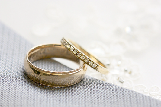 The Rise of Light-Luxury Brushed Rings: Where Modern Simplicity Meets Refined Elegance
