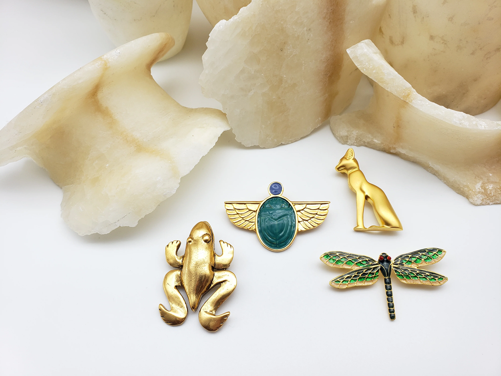 Top Brooch Trends for 2025: Bold Statements, Vintage Revival, and Artistic Expression