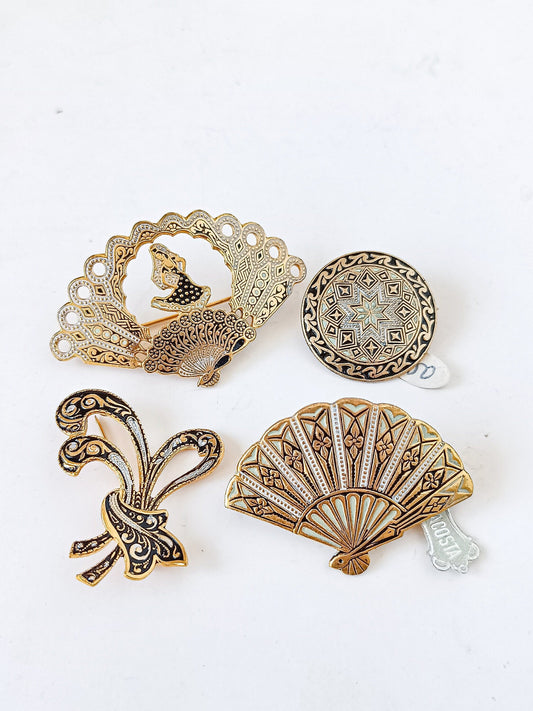 Elegant Gold Fan Brooches: Combining Classic Style with Modern Flair