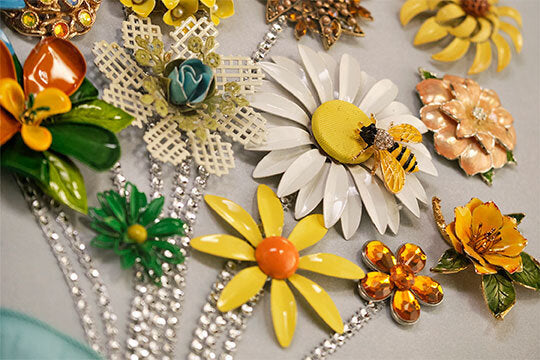 Floral and Nature-Inspired Brooch Designs: Trends and Tips