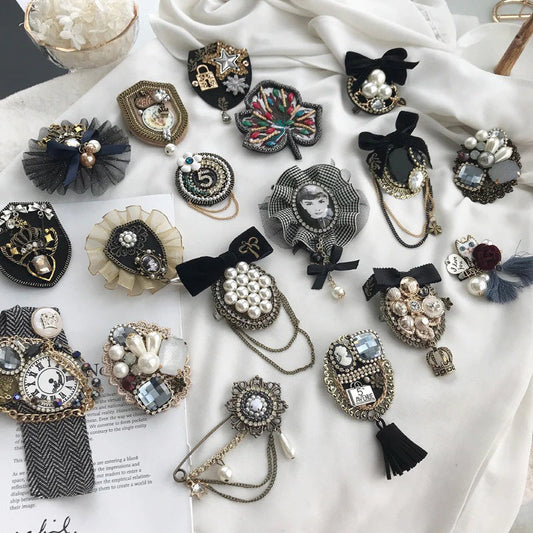 How to Choose the Right Brooch to Complement Your Outfit: A Comprehensive Guide