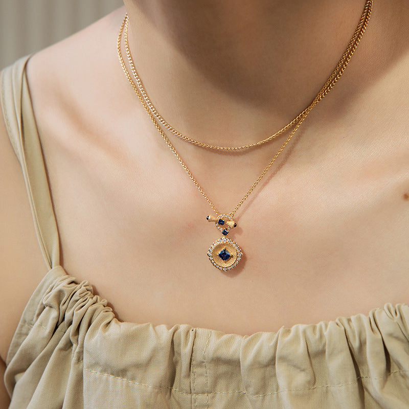 Buccellati Vintage 18k Gold Round Plaque Setting Brushed Necklace