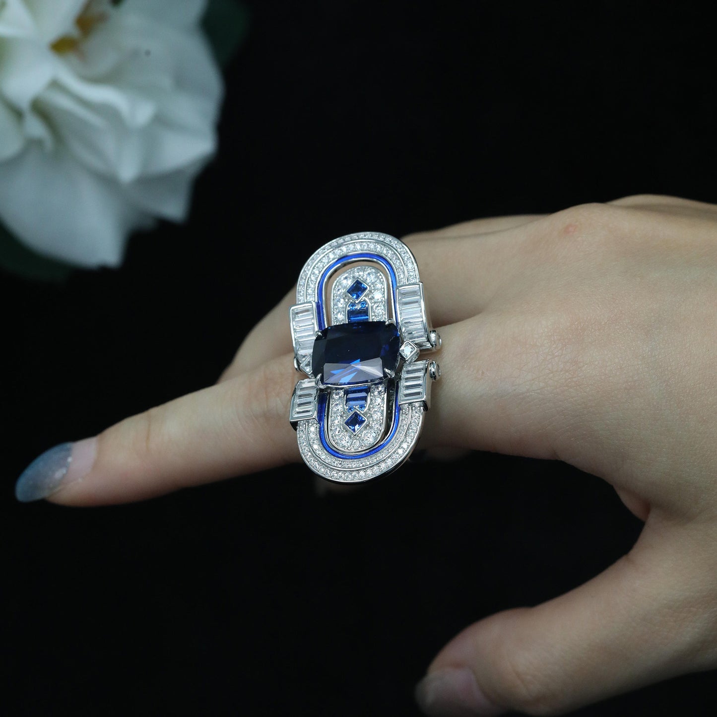 Royal Blue T-Square Sapphire High Carbon Diamond Ring