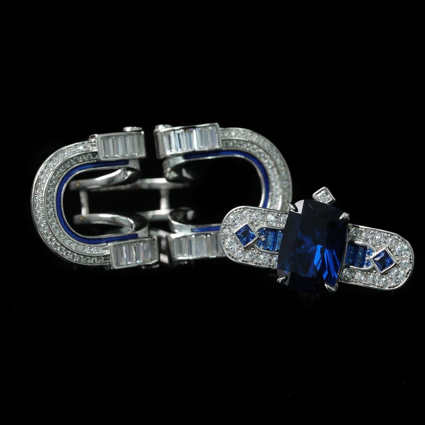 Royal Blue T-Square Sapphire High Carbon Diamond Ring