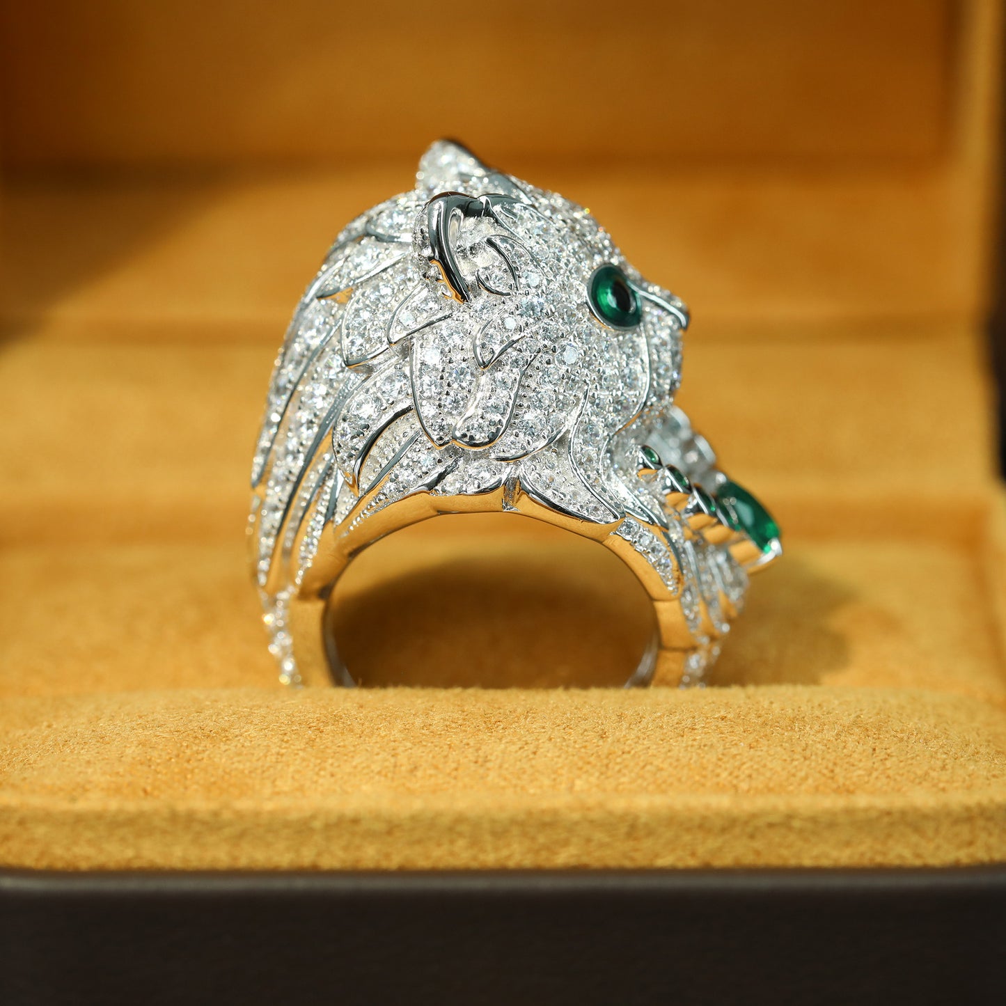 Shuffleboard Persian Cat High Carbon Diamond Ring