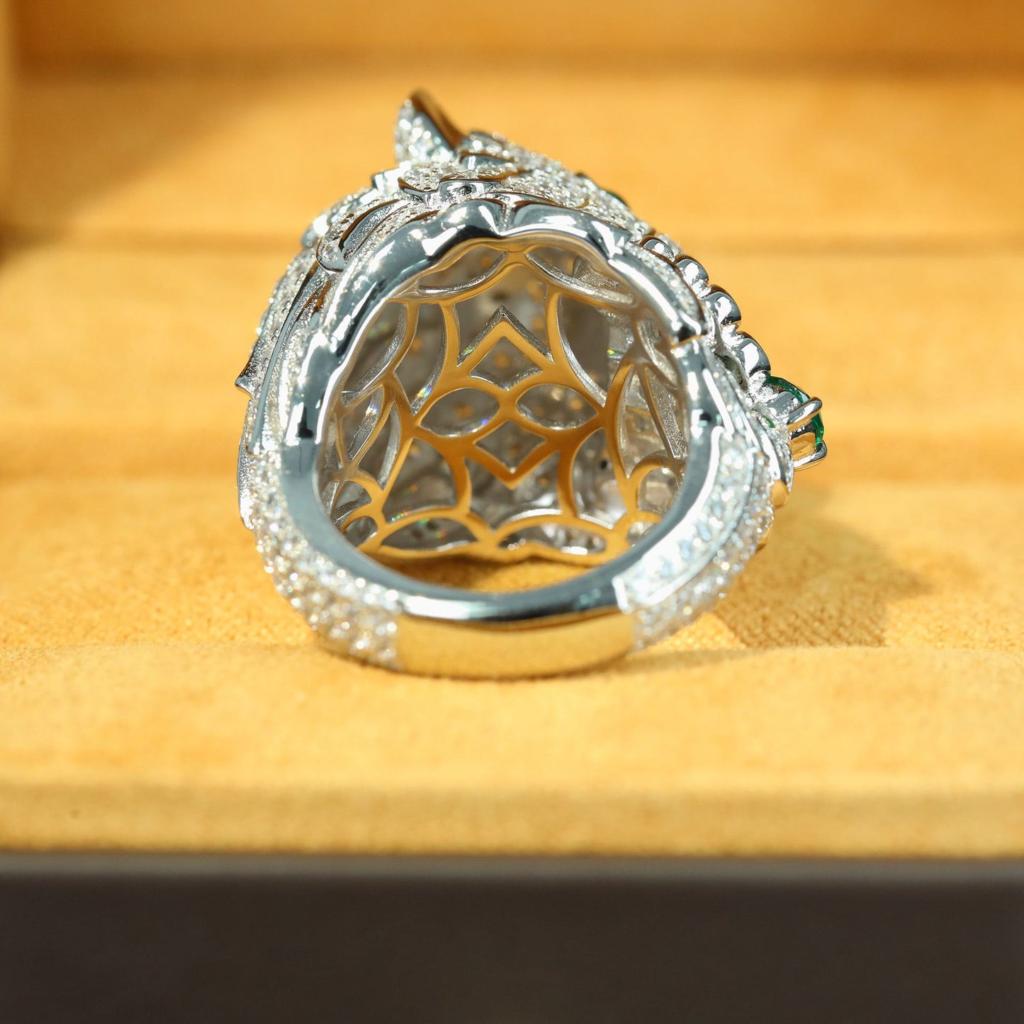 Shuffleboard Persian Cat High Carbon Diamond Ring