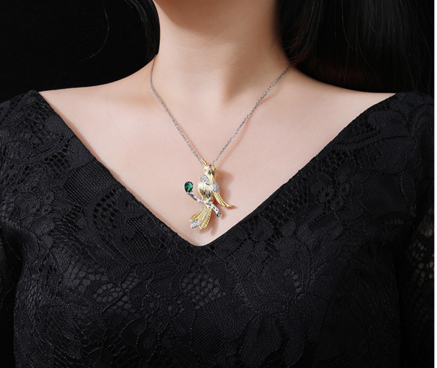 Gold Parrot Diamond Bird Brooch Emerald High Corsage