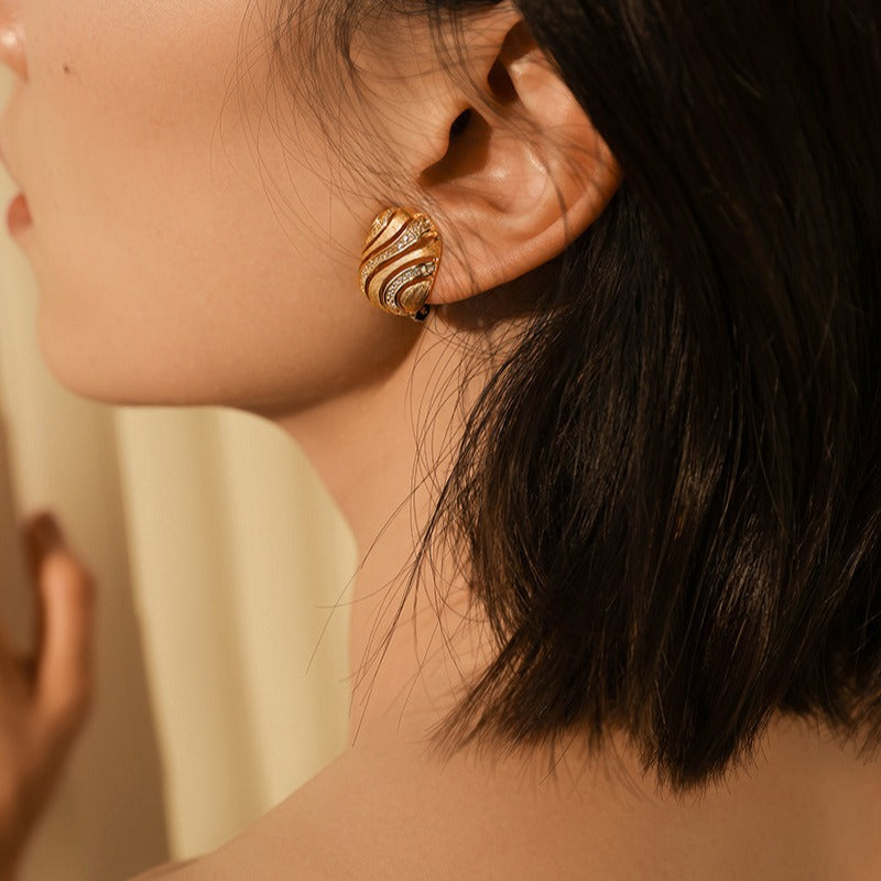 Bouchera Style Zirconia Wave Brushed Earrings