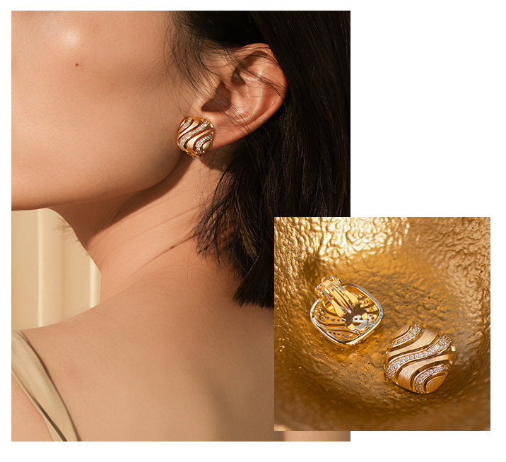 Bouchera Style Zirconia Wave Brushed Earrings