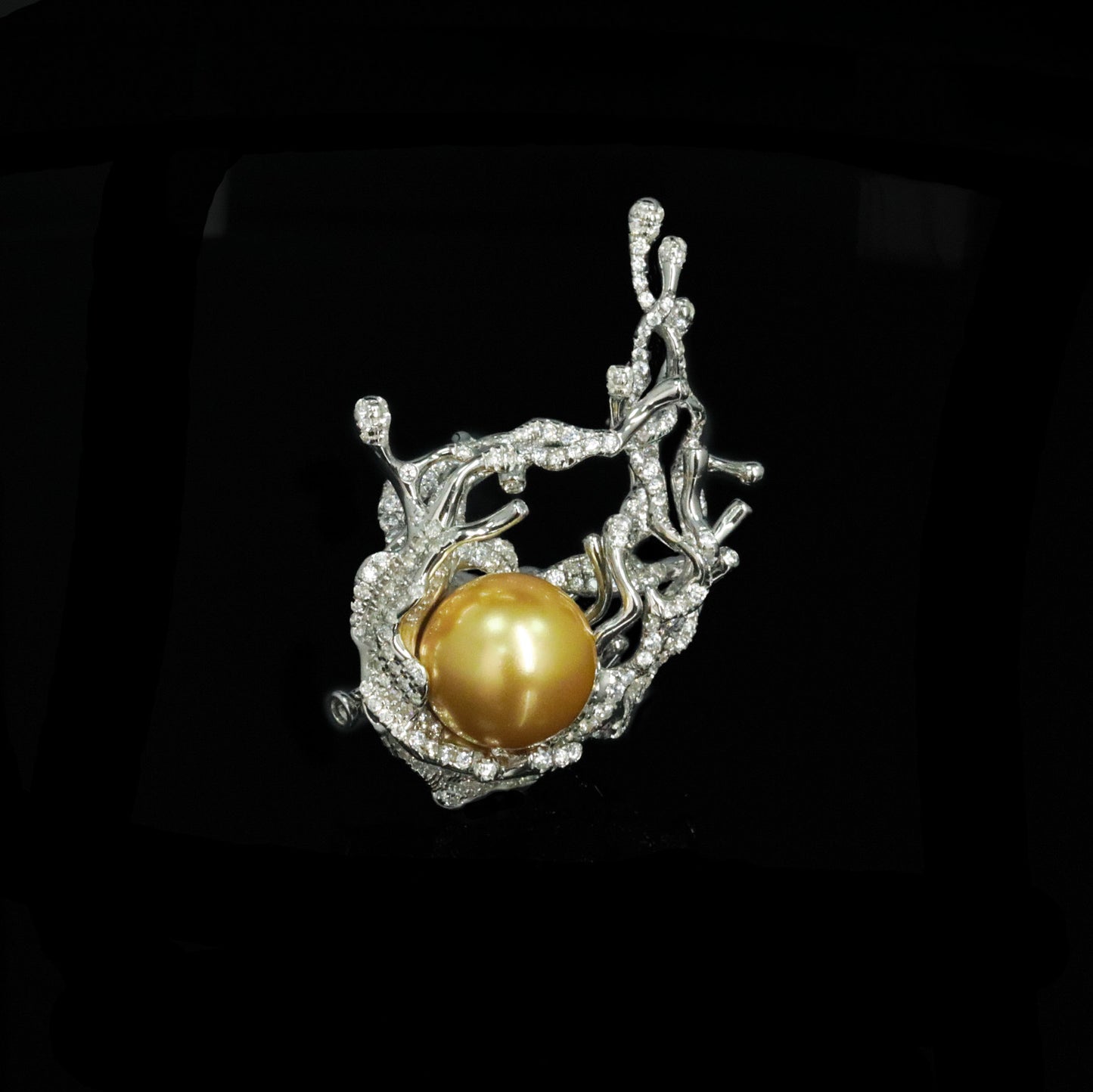 14mm South Sea Golden Pearl “Ocean Waves” Diamond Brooch: Luxurious and Versatile