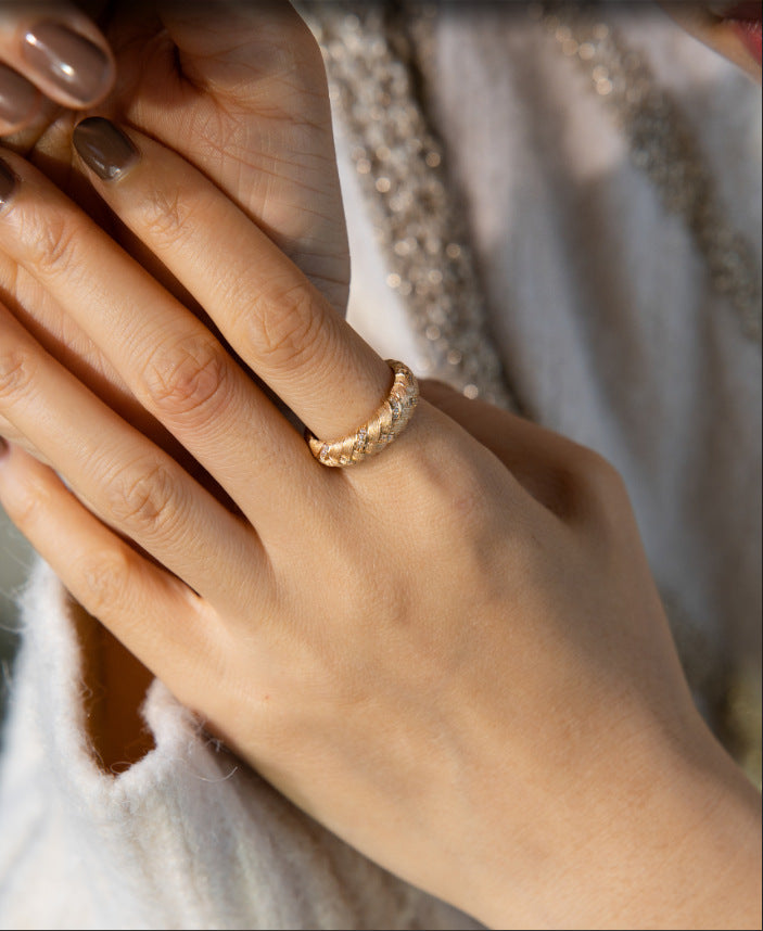 Raschel Crafted Woven Ring Wheat Fringe Ring