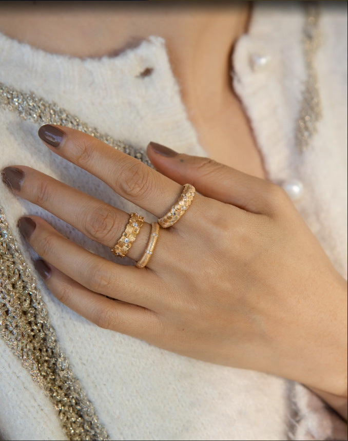 Raschel Crafted Woven Ring Wheat Fringe Ring
