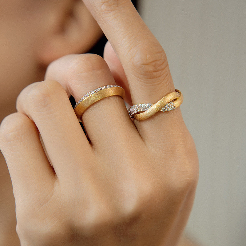 Möbius Surround Gold Brushed Diamond Ring