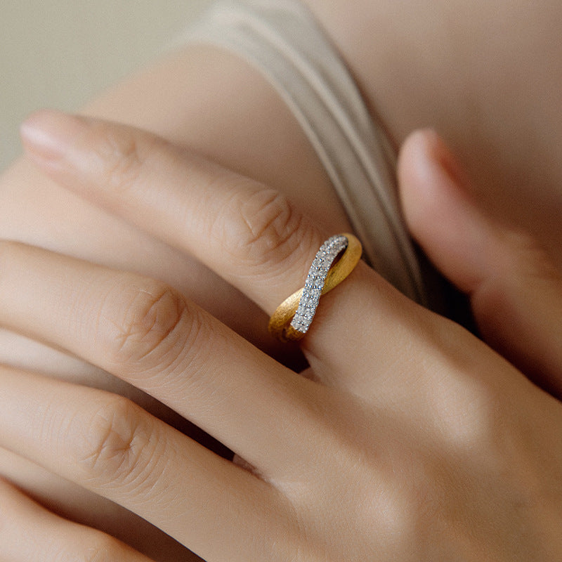 Möbius Surround Gold Brushed Diamond Ring