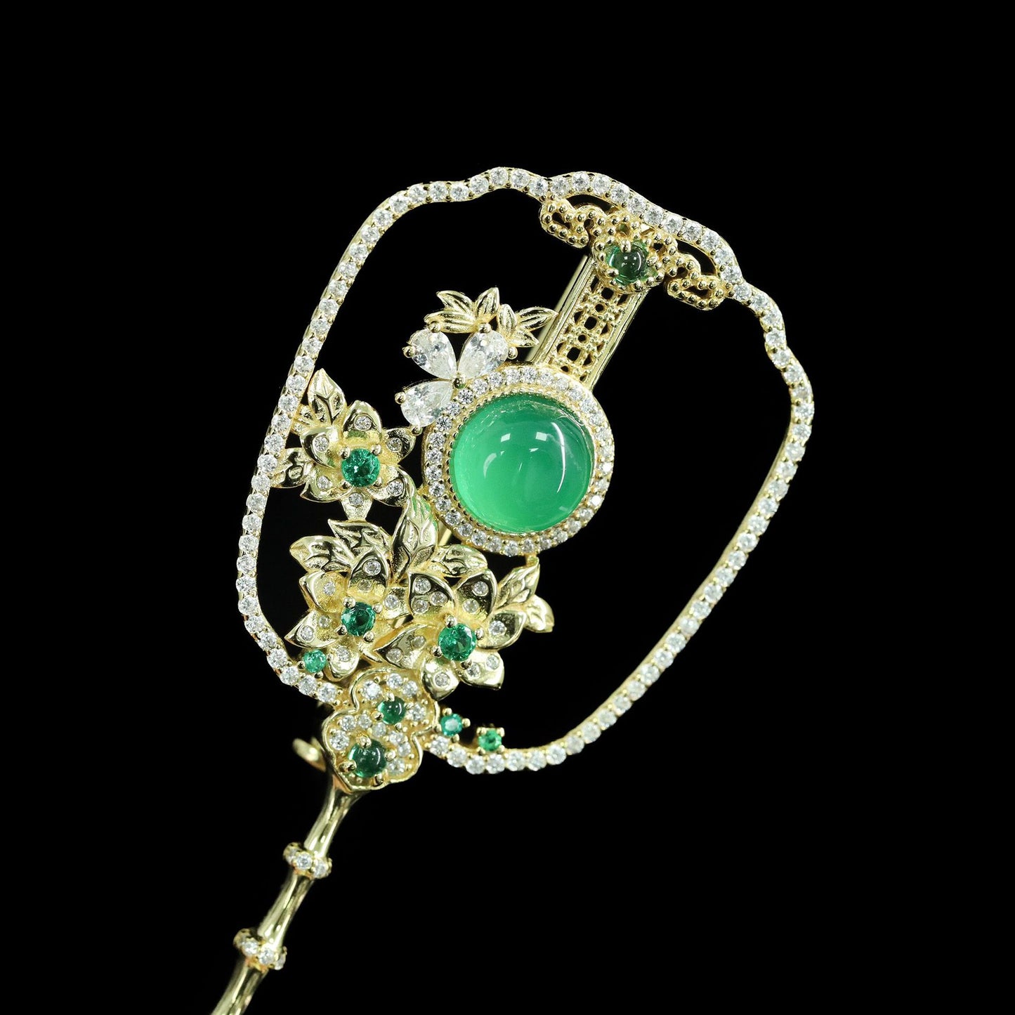 High Carbon Diamond Elegant Gold Natural Chalcedony Fan Brooch
