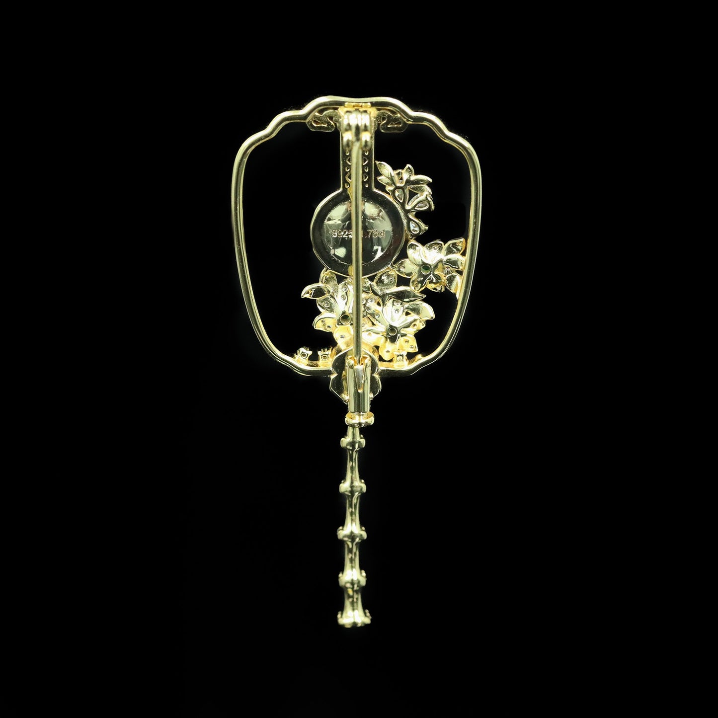 High Carbon Diamond Elegant Gold Natural Chalcedony Fan Brooch