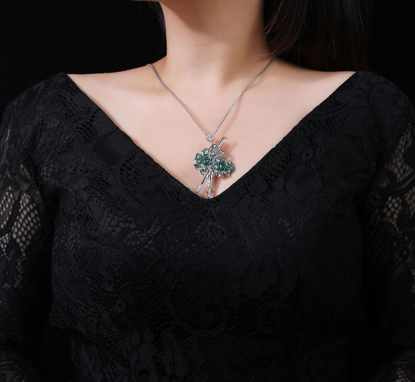 Dancing Girl Diamond Brooch Green Necklace Pendant Dual Purpose Corsage