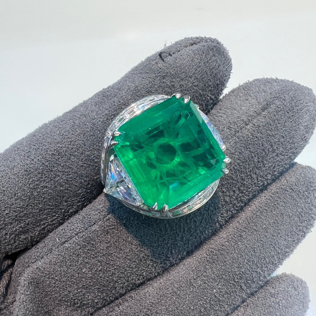 Muzo Green Deluxe T-Square High Carbon Diamond Ring