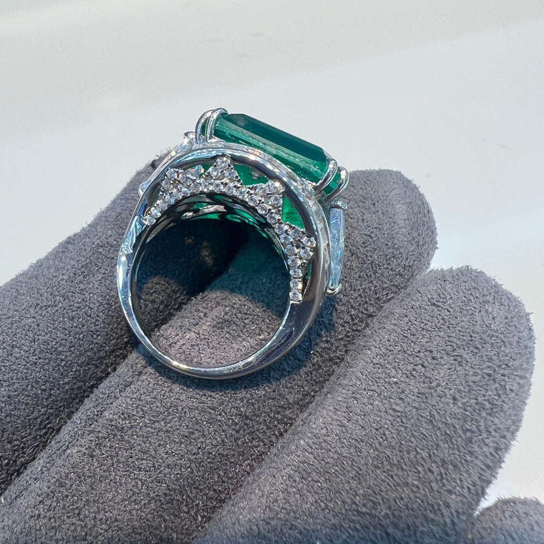 Muzo Green Deluxe T-Square High Carbon Diamond Ring