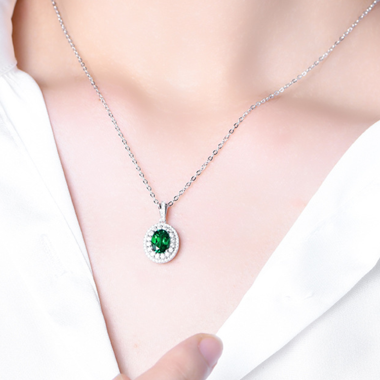 Cultured Emerald Oval Pendant S925 Sterling Silver Simple Emerald Women's Necklace