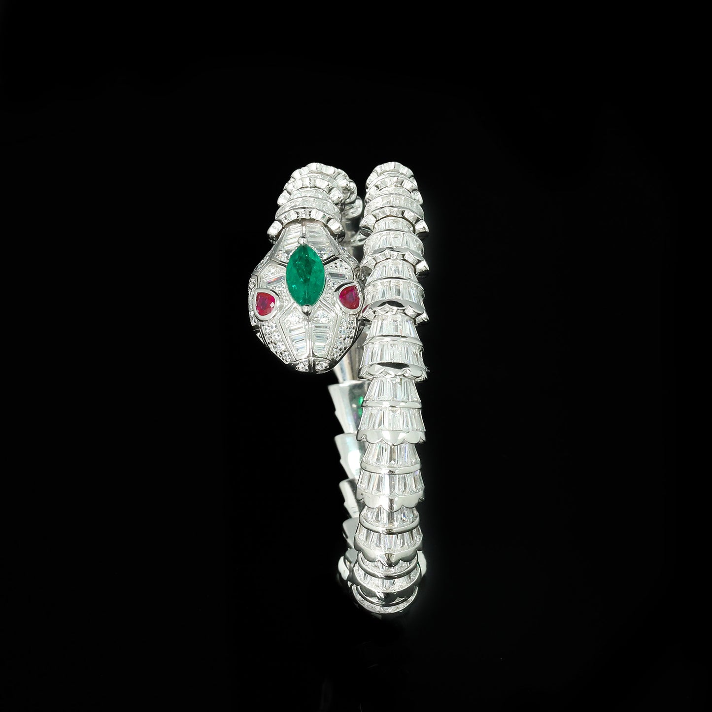 High-Carbon Diamond Wooden Green Horse's Eye Spirit Snake Bracelet