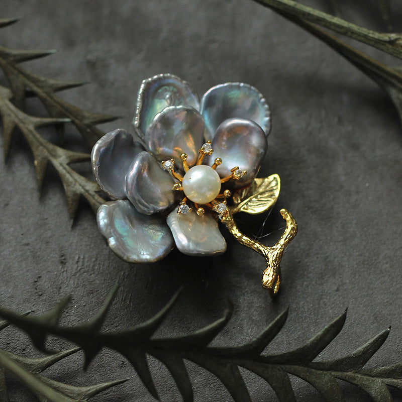 Pearl eight-leaf flower with diamonds brooch simple enamel corsage