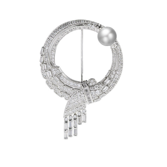 ArtDeco Elegant Brooch with Natural Freshwater Pearls