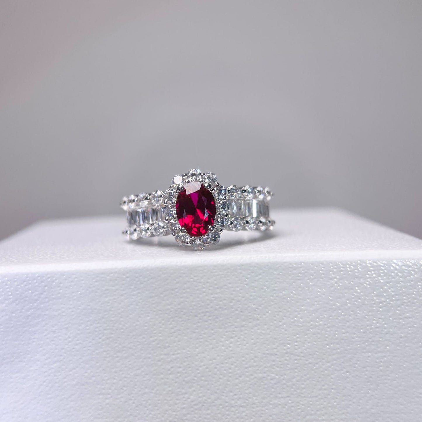 2 Carat Cultured Ruby Pigeon Blood Red Ring Vintage T Square Diamond Temperament Celebrity