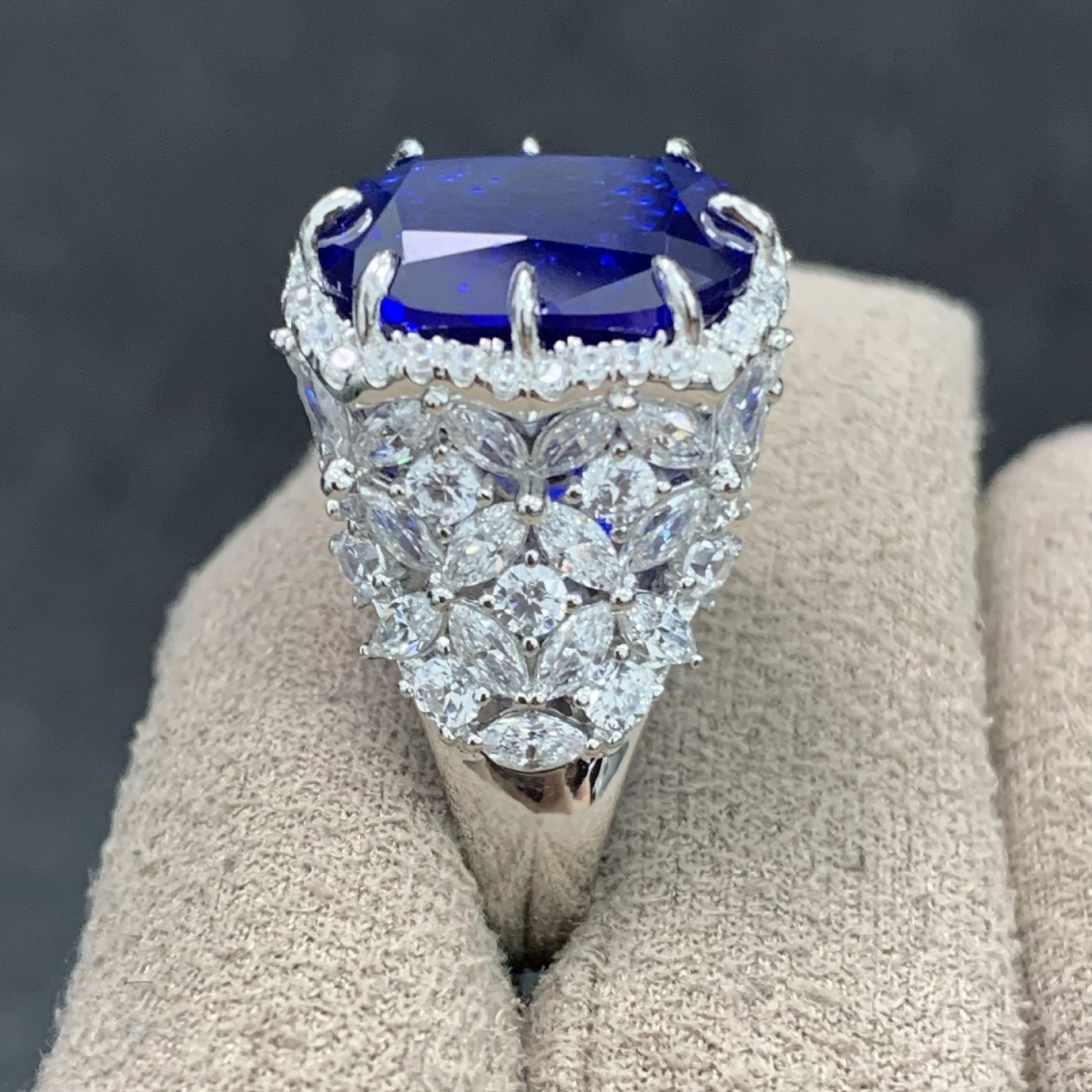 High Countertop Deluxe Heavy Duty Sapphire Ring High Carbon Diamond Royal Blue