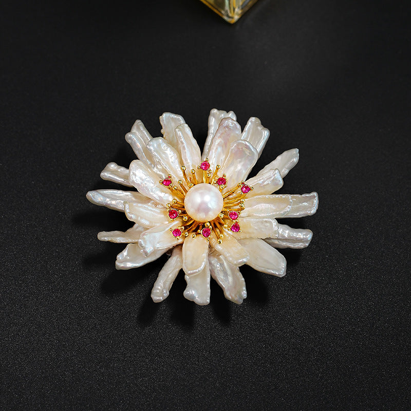 Shaped Pearl Daisy Gold Pink Diamond Stamen Brooch