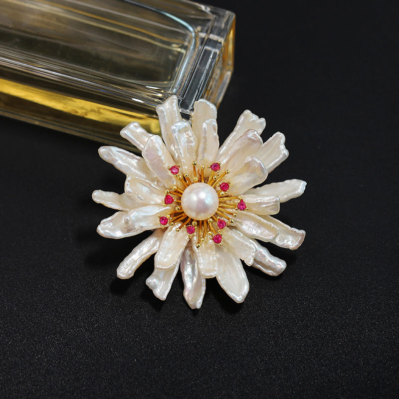 Shaped Pearl Daisy Gold Pink Diamond Stamen Brooch