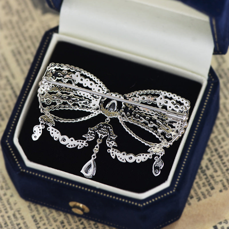 Sweet Elegant Bow Vintage Brooch