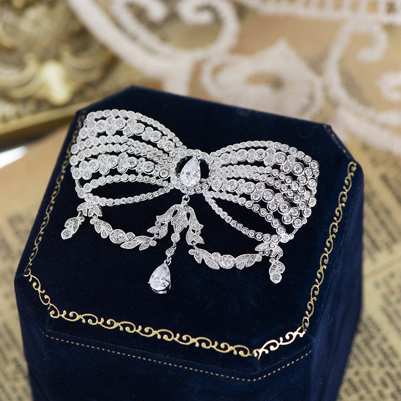 Sweet Elegant Bow Vintage Brooch