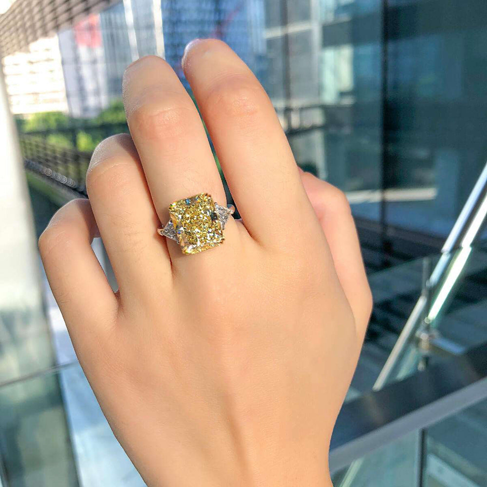 Brilliant Yellow Fat Square Ice Flower Cut Two Colors High Carbon Diamond Ring